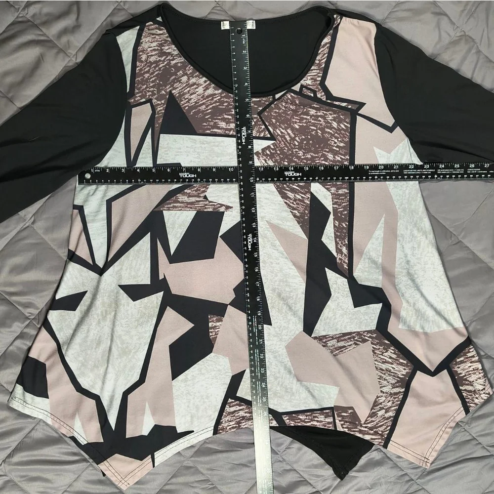 (3X/20) Women's Rosegal Black Multi-color Geometric Patterned Long Sleeve Tunic - Picture 2 of 4